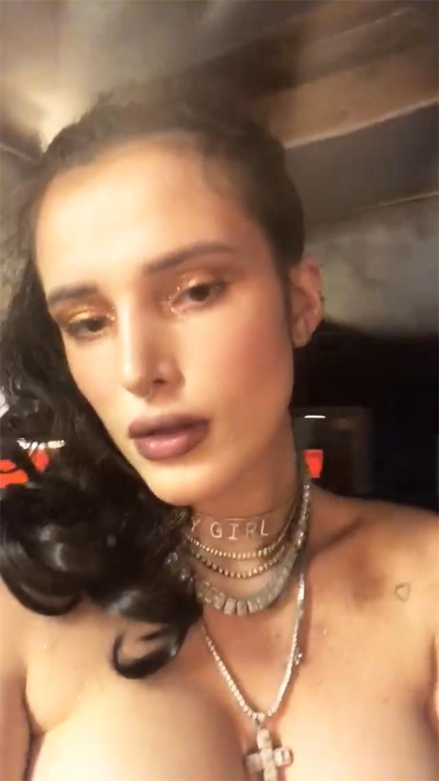 6P Bella Thorne Cleavage
