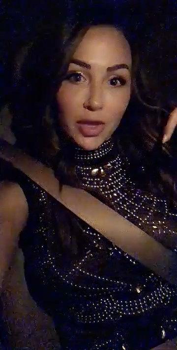 19P Ana Cheri Cleavage