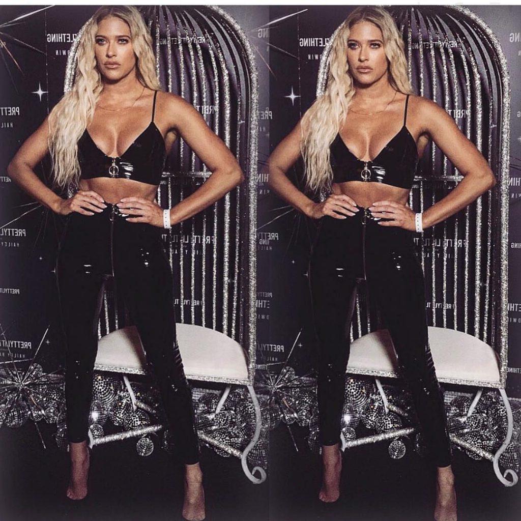 15P Barbie Blank Cleavage