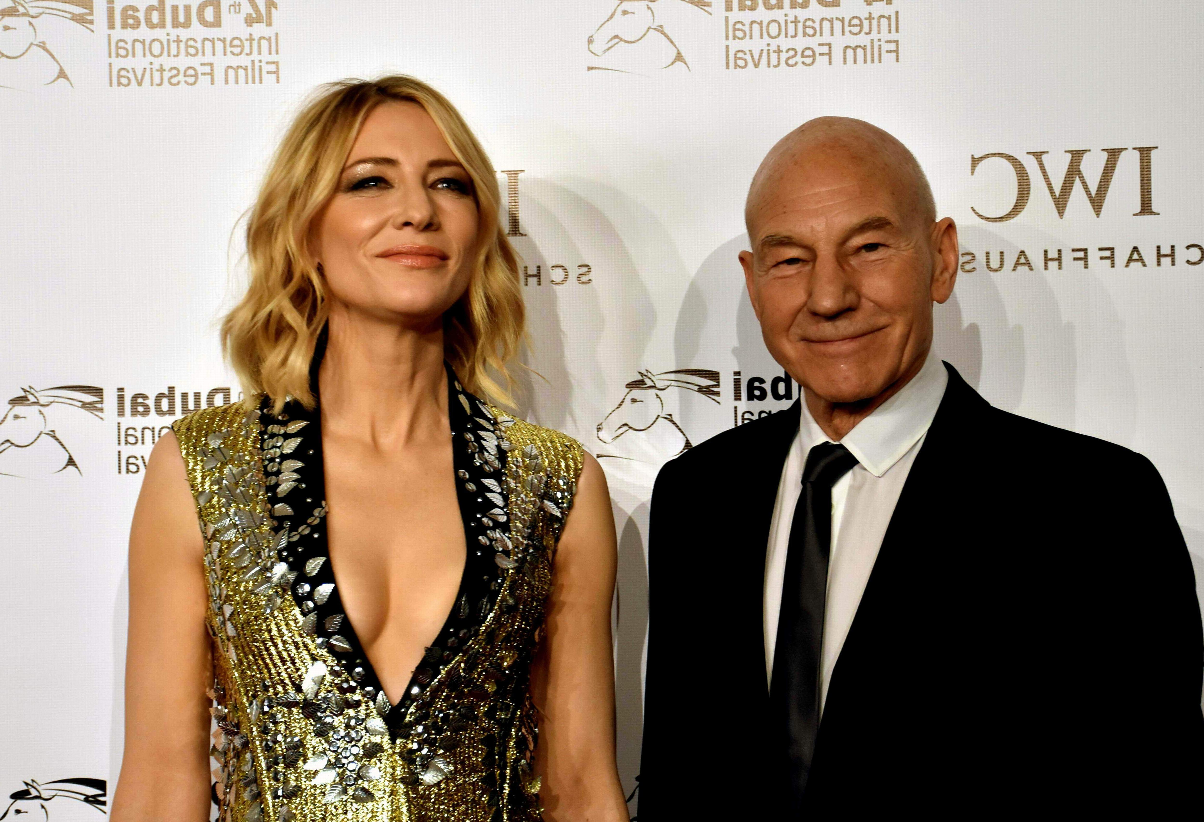 14P Cate Blanchett Cleavage
