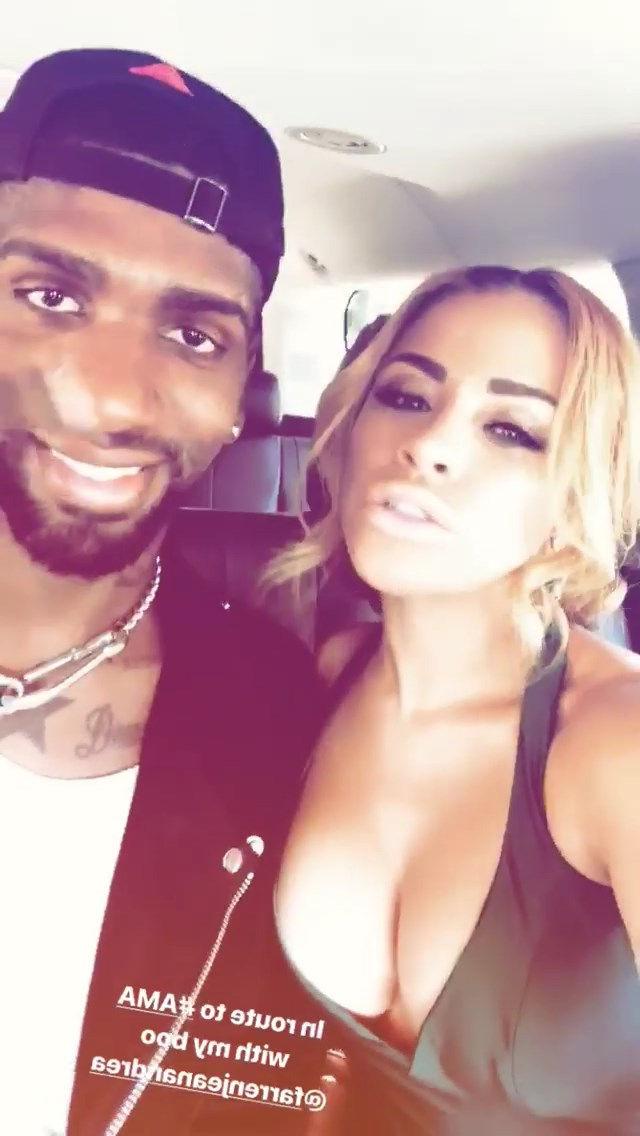 18P Charisse Mills Cleavage