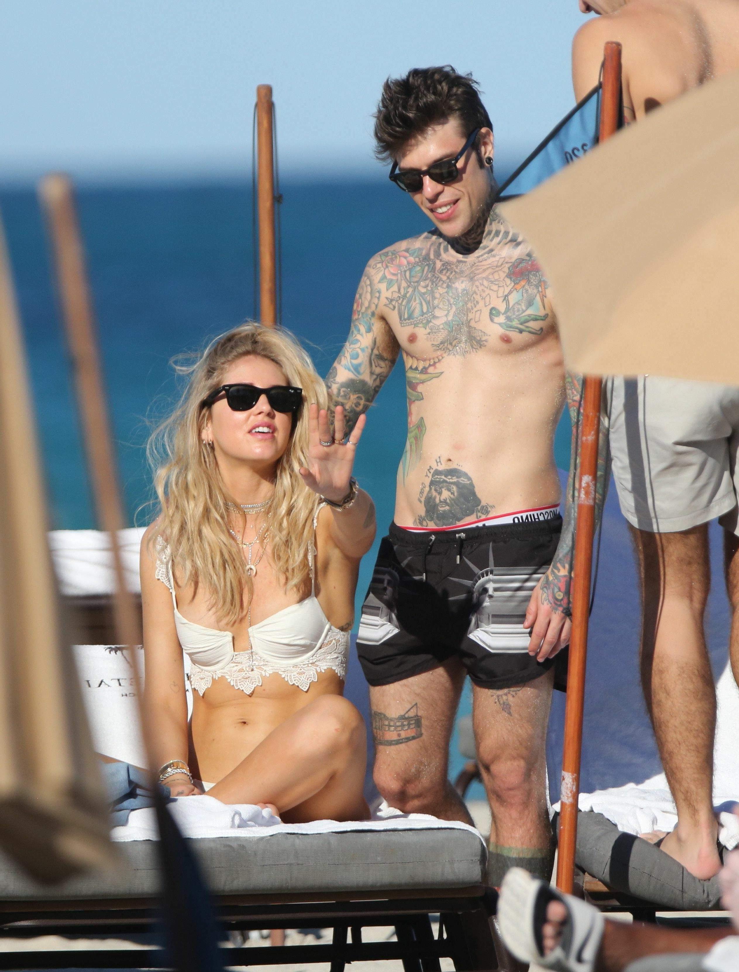 23P Chiara Ferragni Nip Slip Photos
