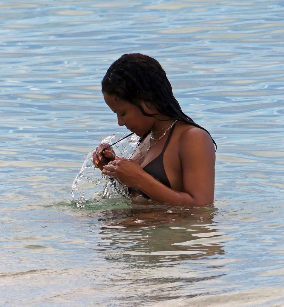 9P Christina Milian Nip Slip