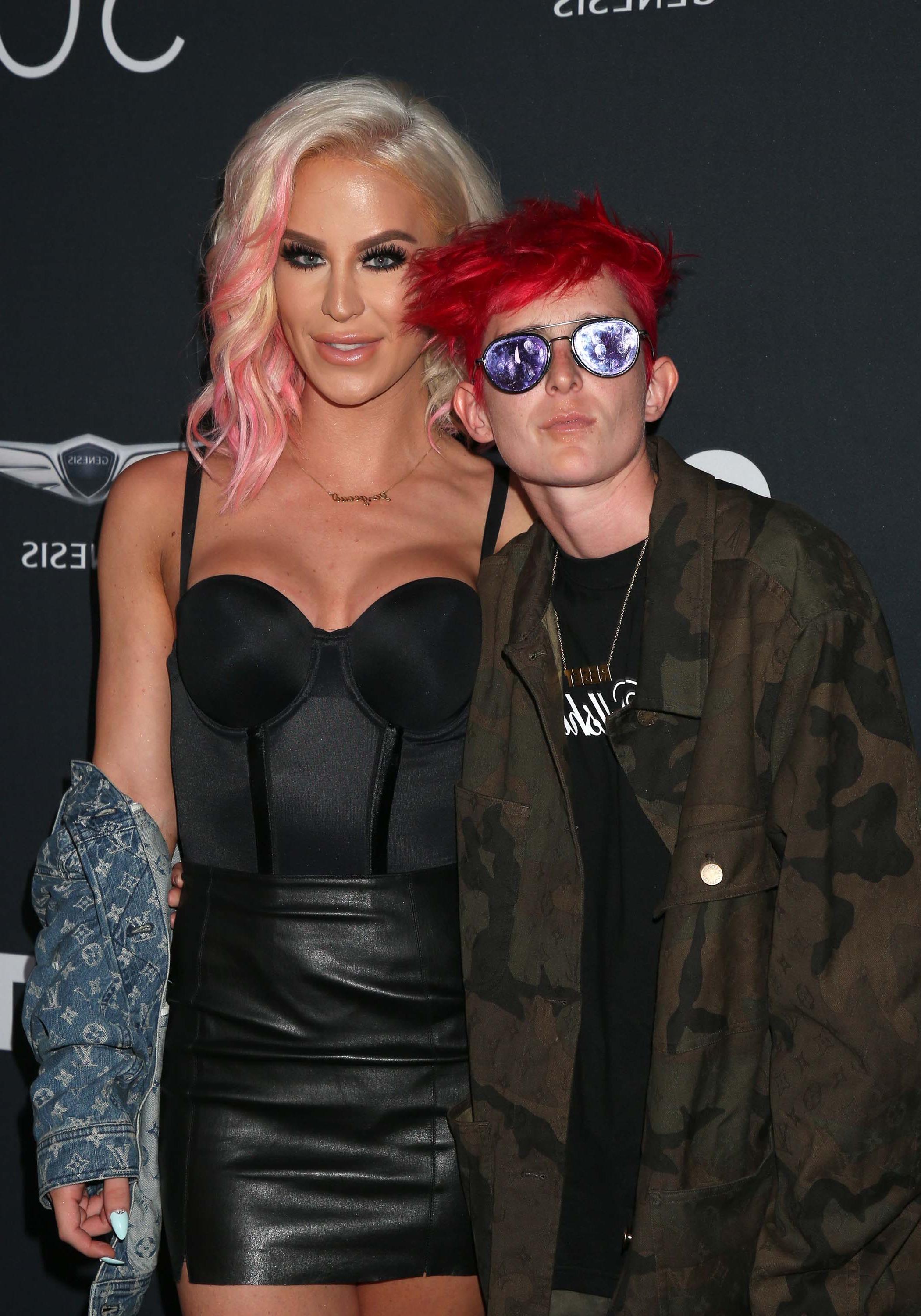 16P Gigi Gorgeous Sexy