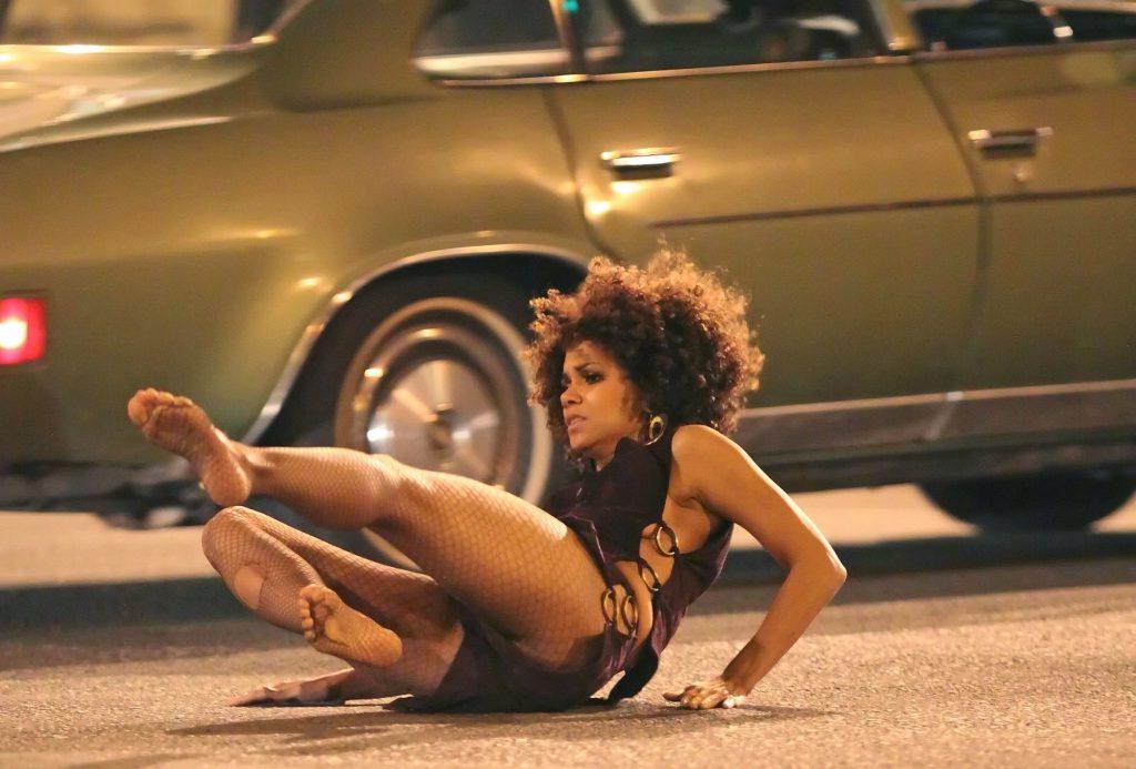 18P Halle Berry Boob Slip