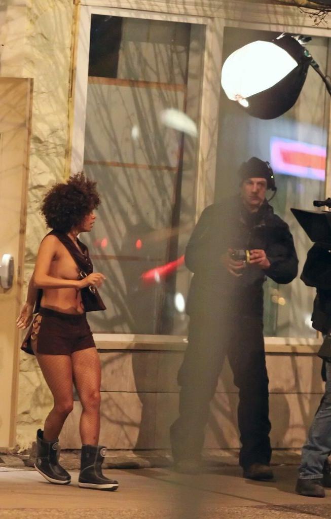 18P Halle Berry Boob Slip