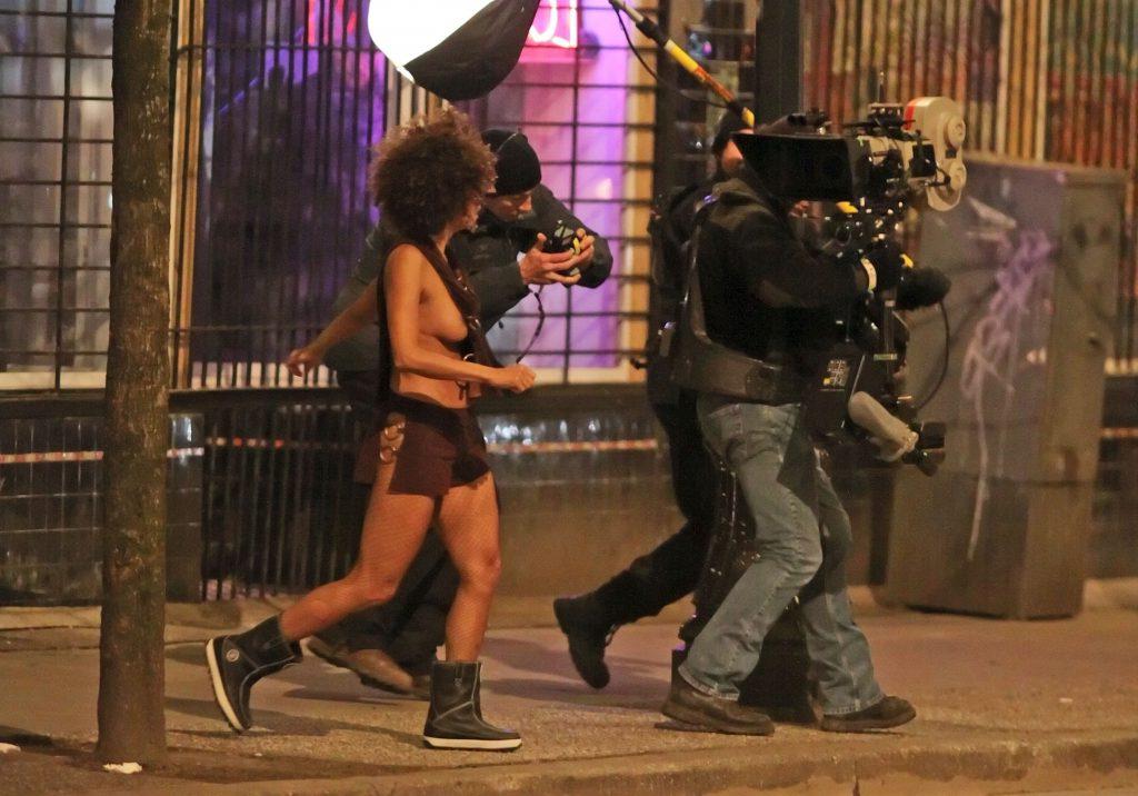 18P Halle Berry Boob Slip