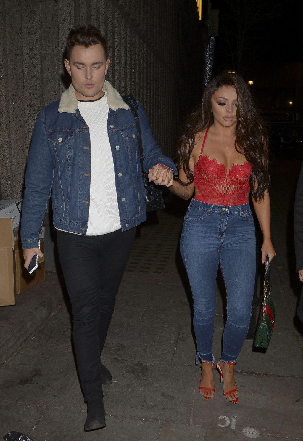 25P Jesy Nelson Cleavage