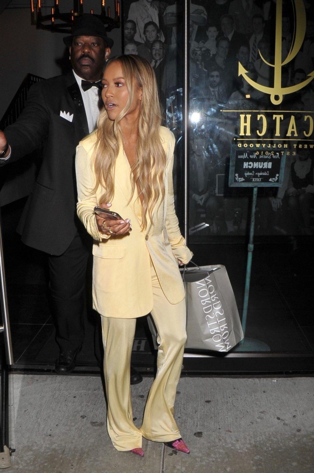 4P Karrueche Tran Cleavage
