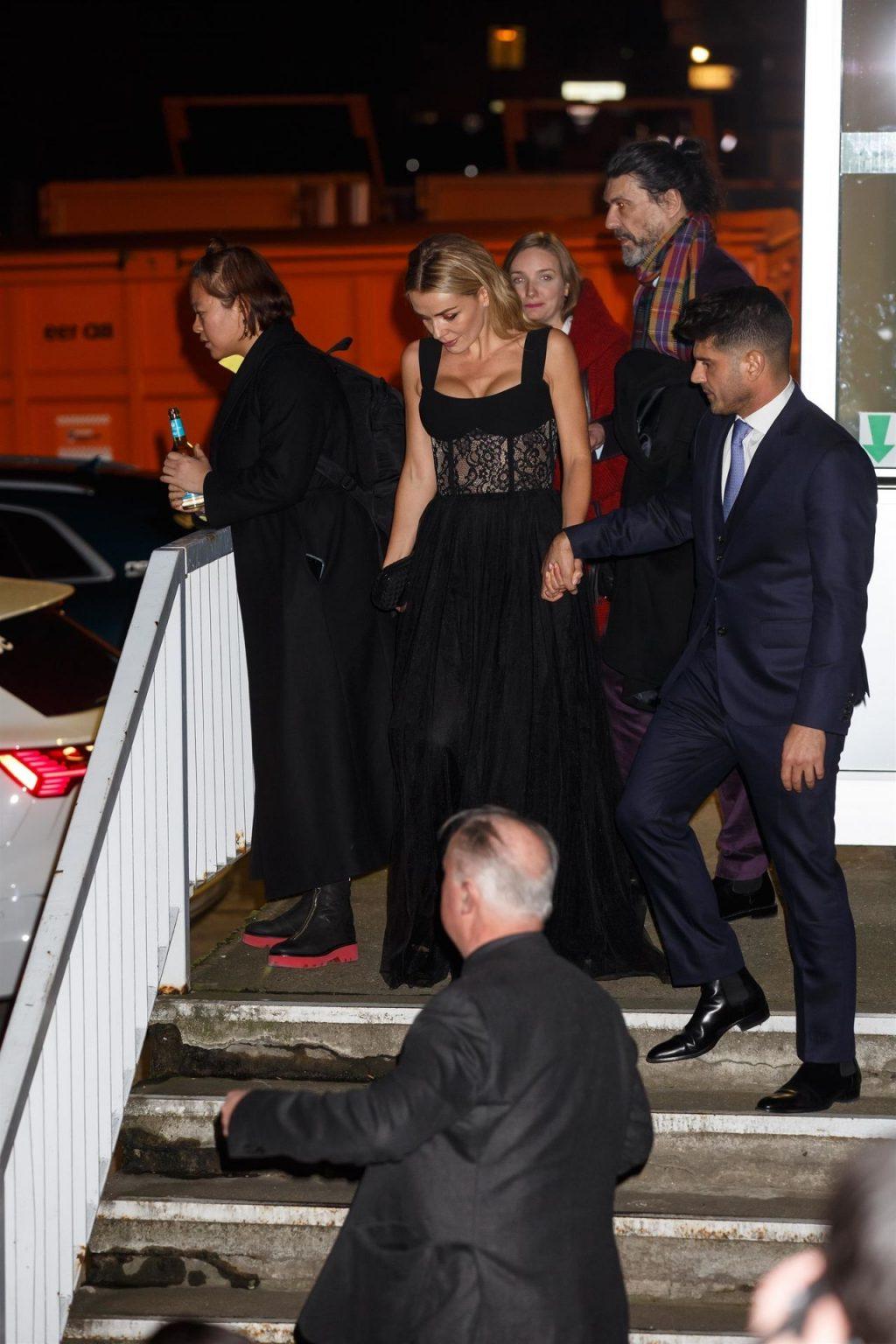 4P Katherine Jenkins Cleavage