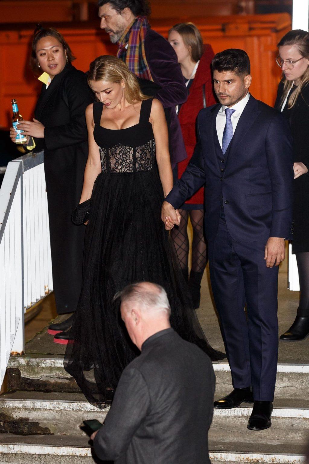 4P Katherine Jenkins Cleavage