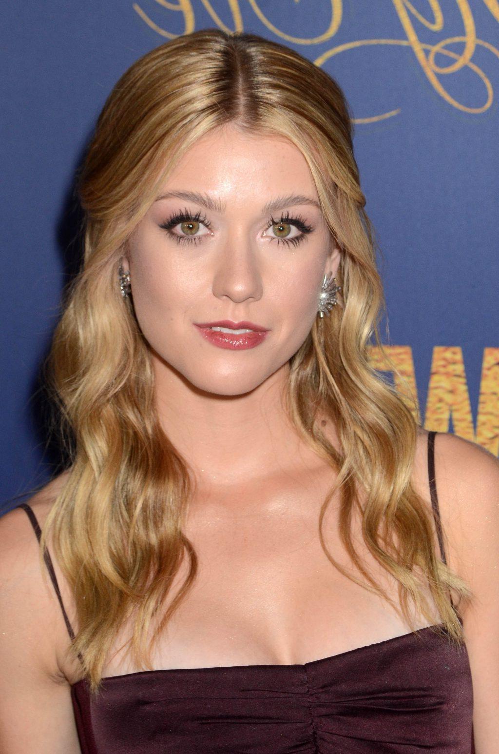 25P Katherine McNamara Cleavage