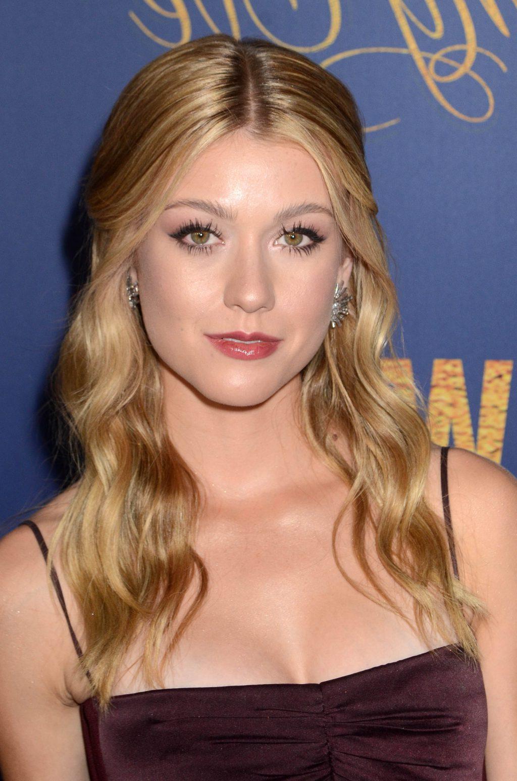 25P Katherine McNamara Cleavage