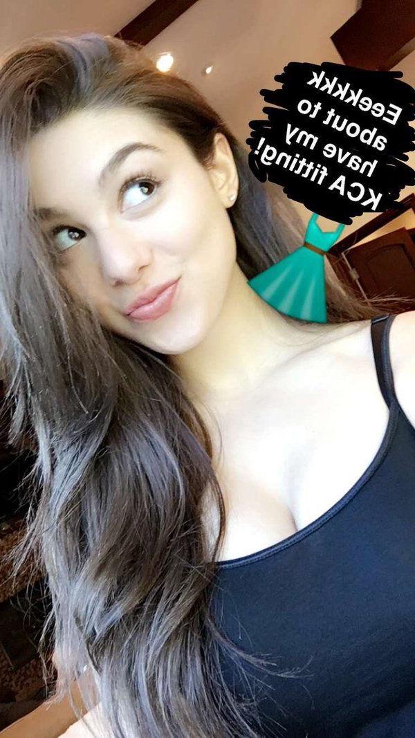 7P Kira Kosarin Cleavage Photos
