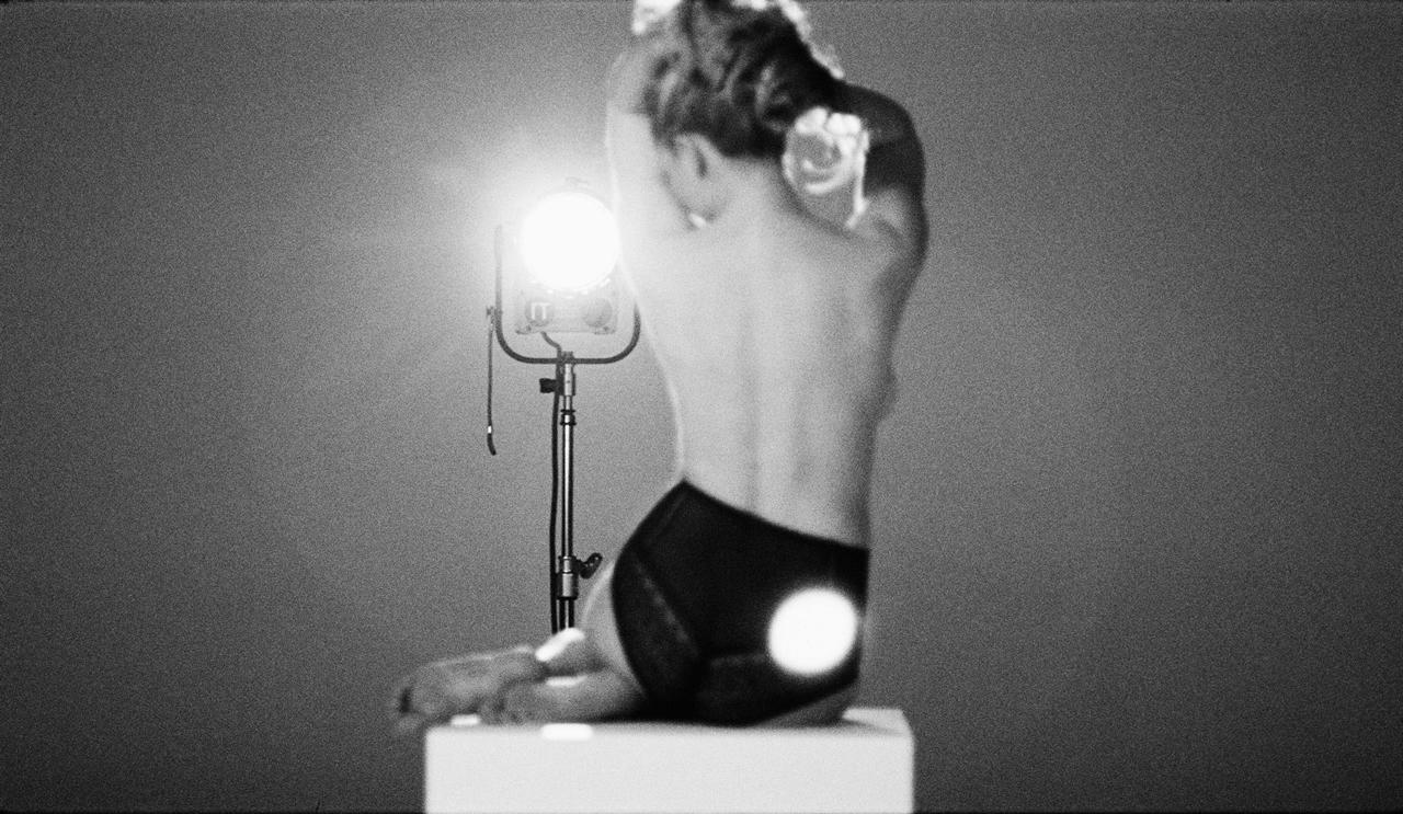 4P Kirsten Dunst’s Classy B&W Topless Shoot