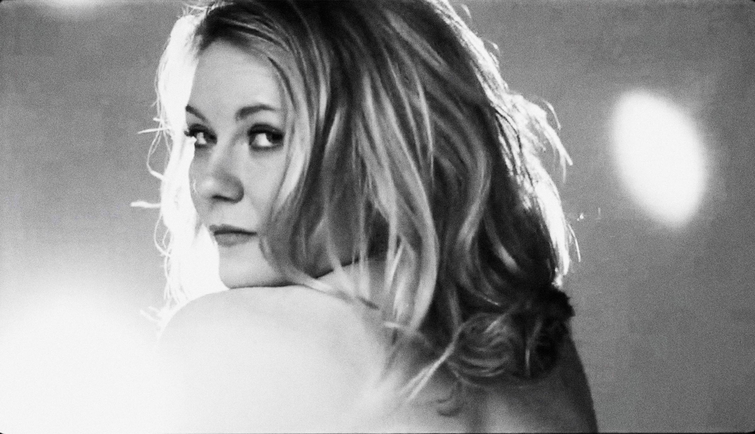 4P Kirsten Dunst’s Classy B&W Topless Shoot