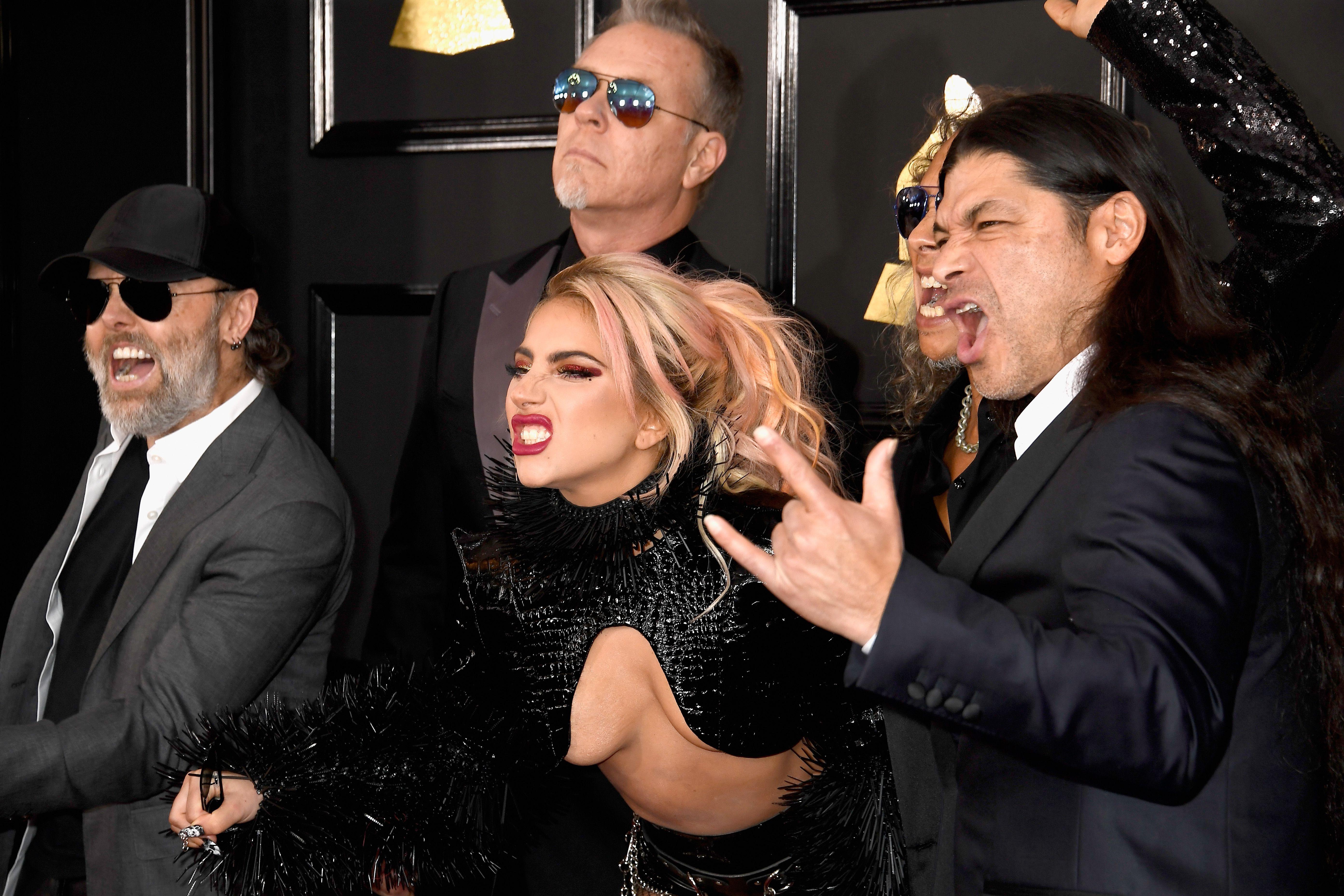 15P Lady Gaga Underboob Photos