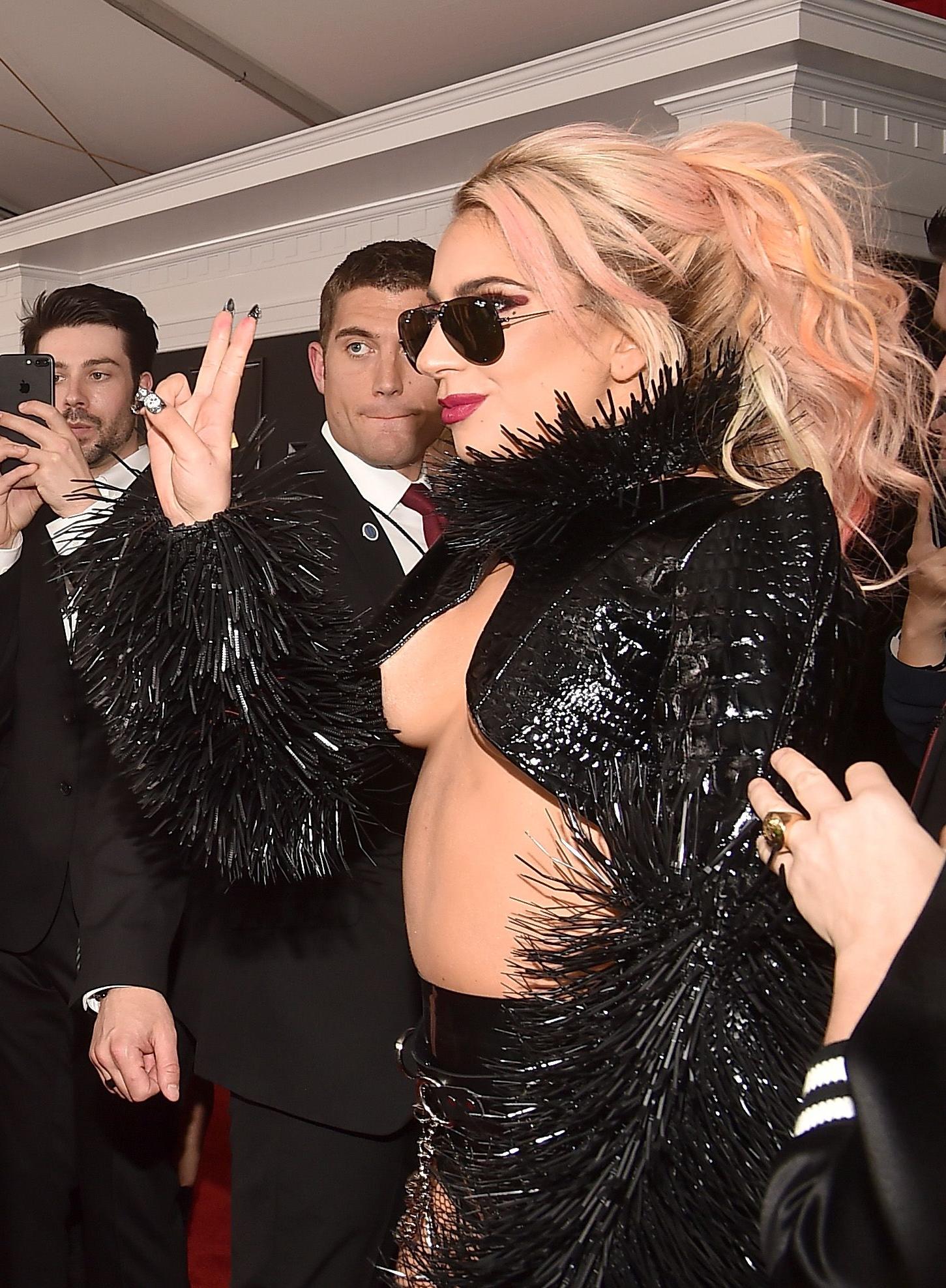 15P Lady Gaga Underboob Photos