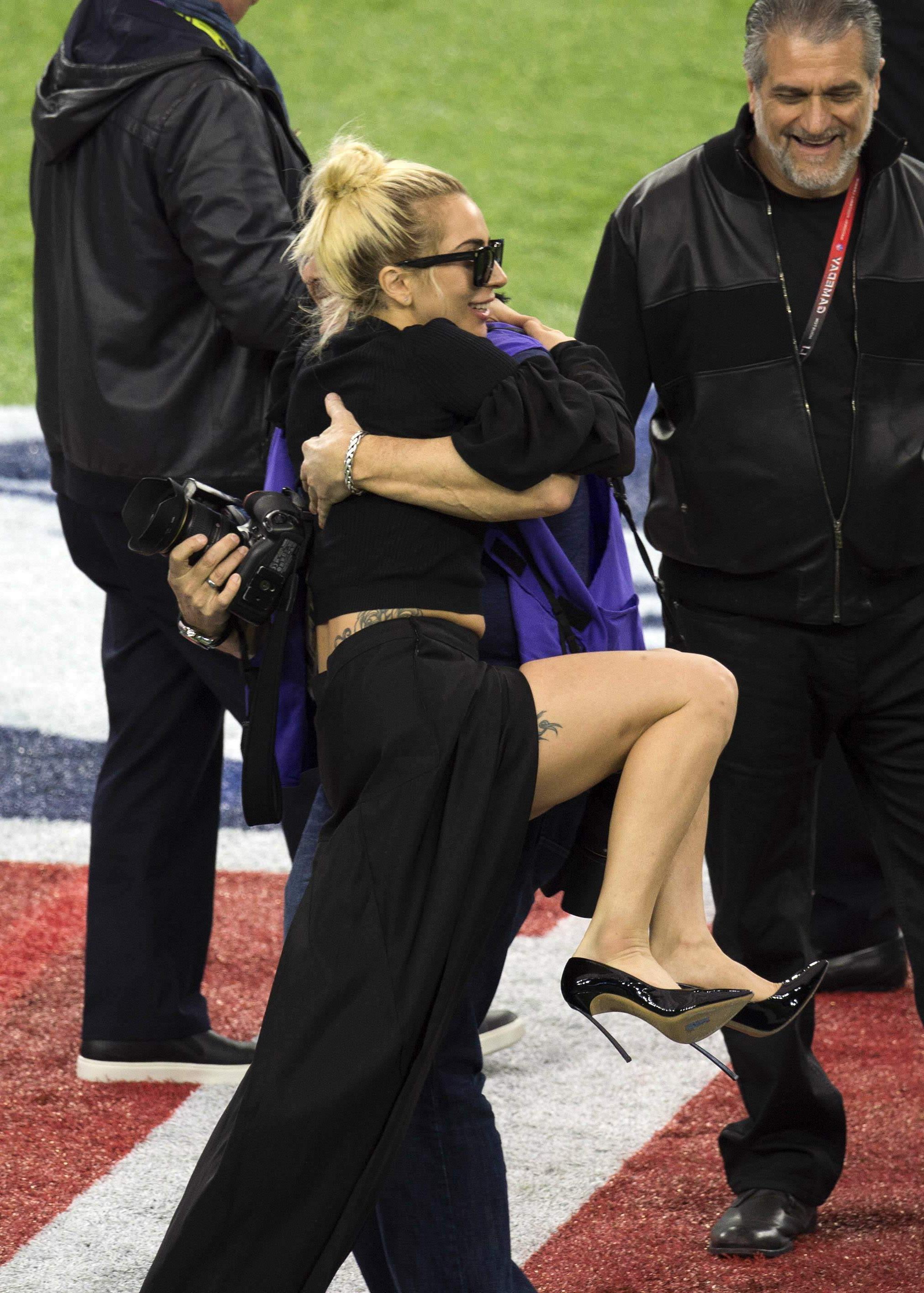 10P Lady Gaga Sexy Photos