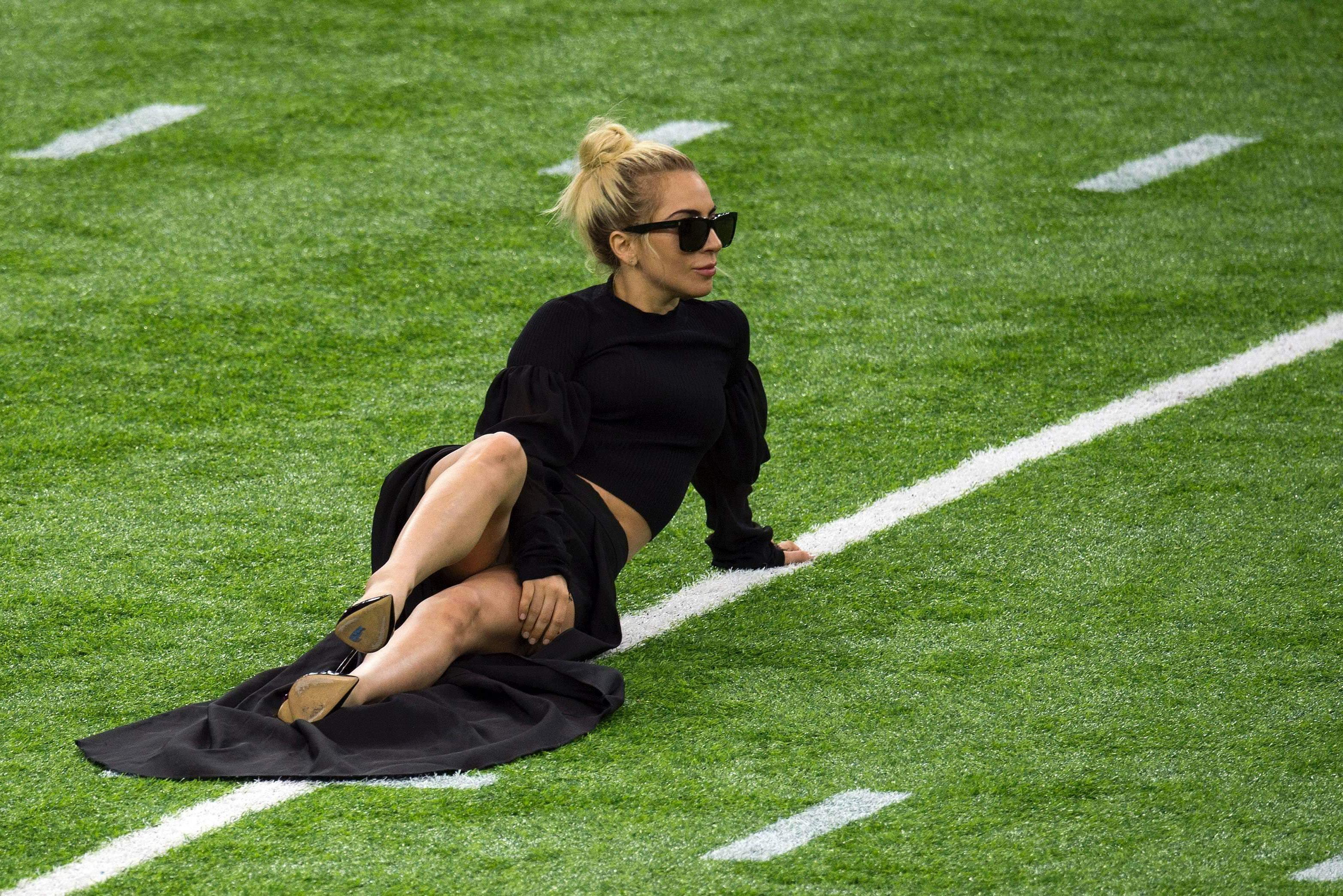 10P Lady Gaga Sexy Photos