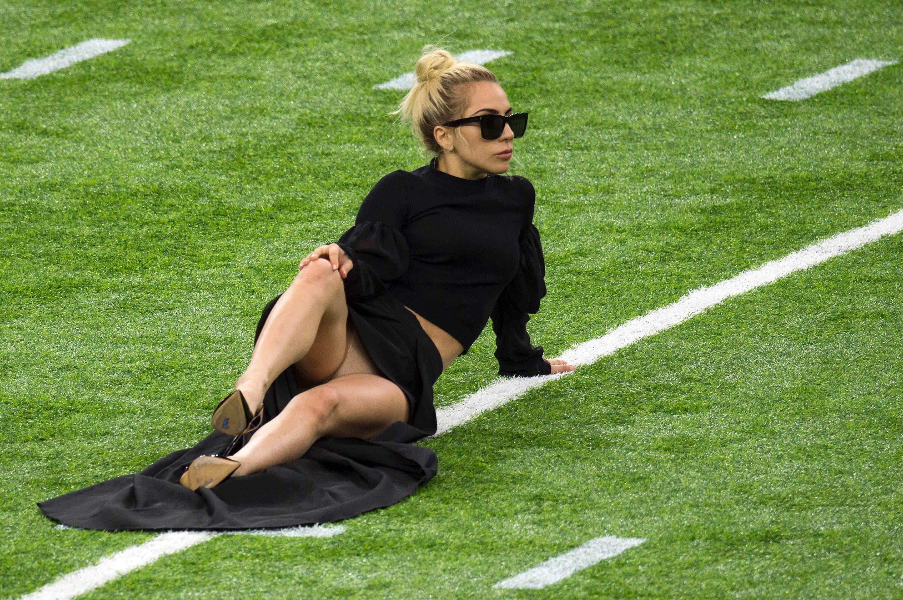 10P Lady Gaga Sexy Photos