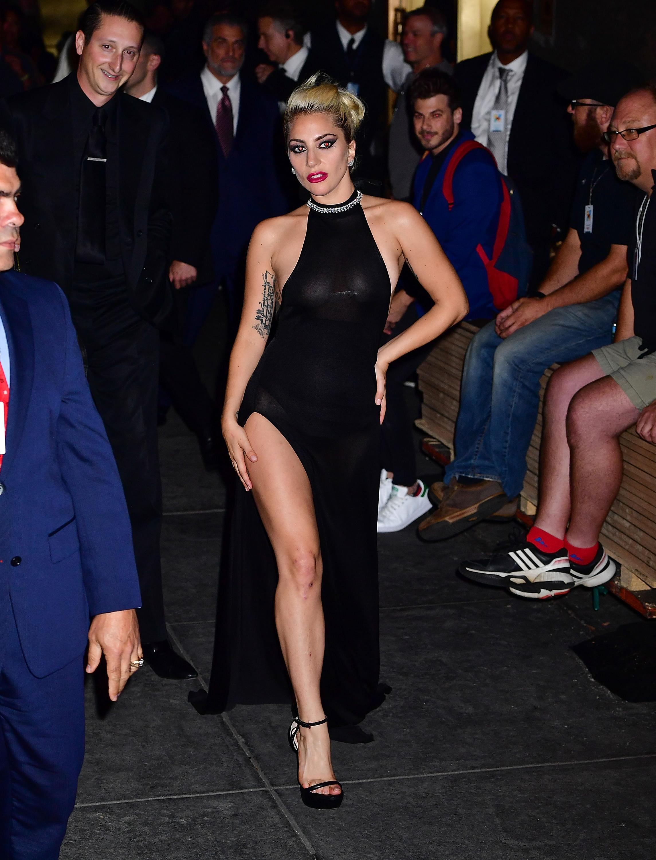7P Lady Gaga Braless Photos