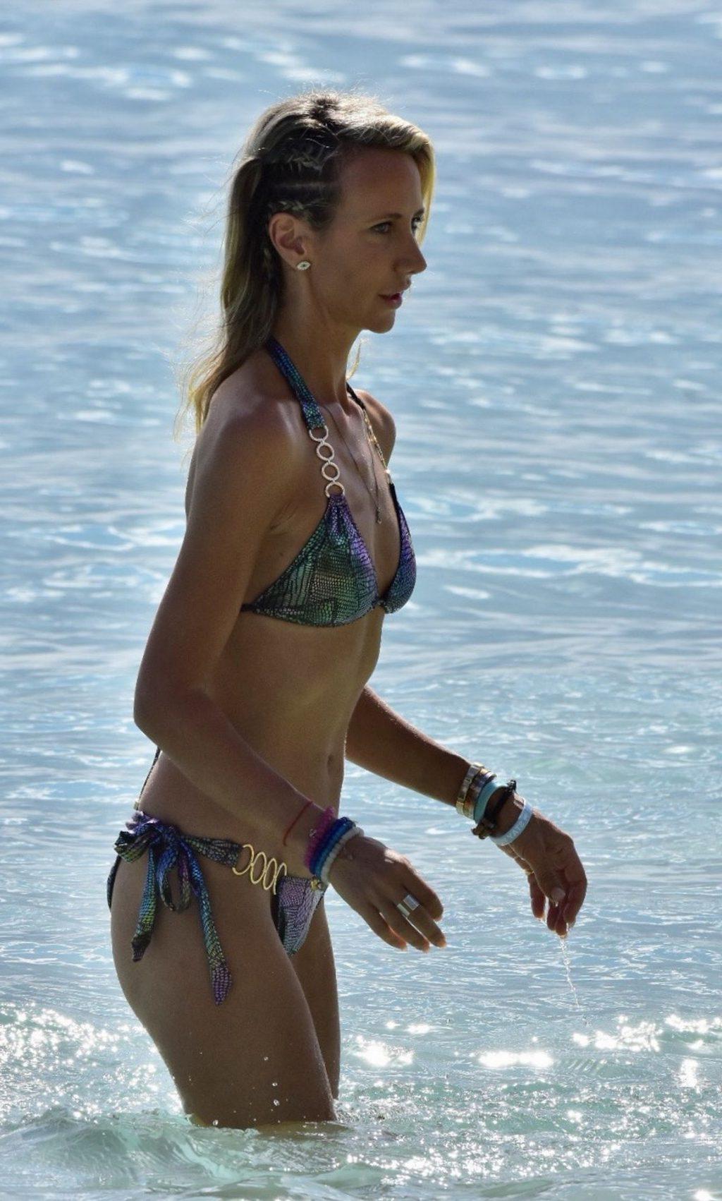 25P Lady Victoria Hervey Bikini