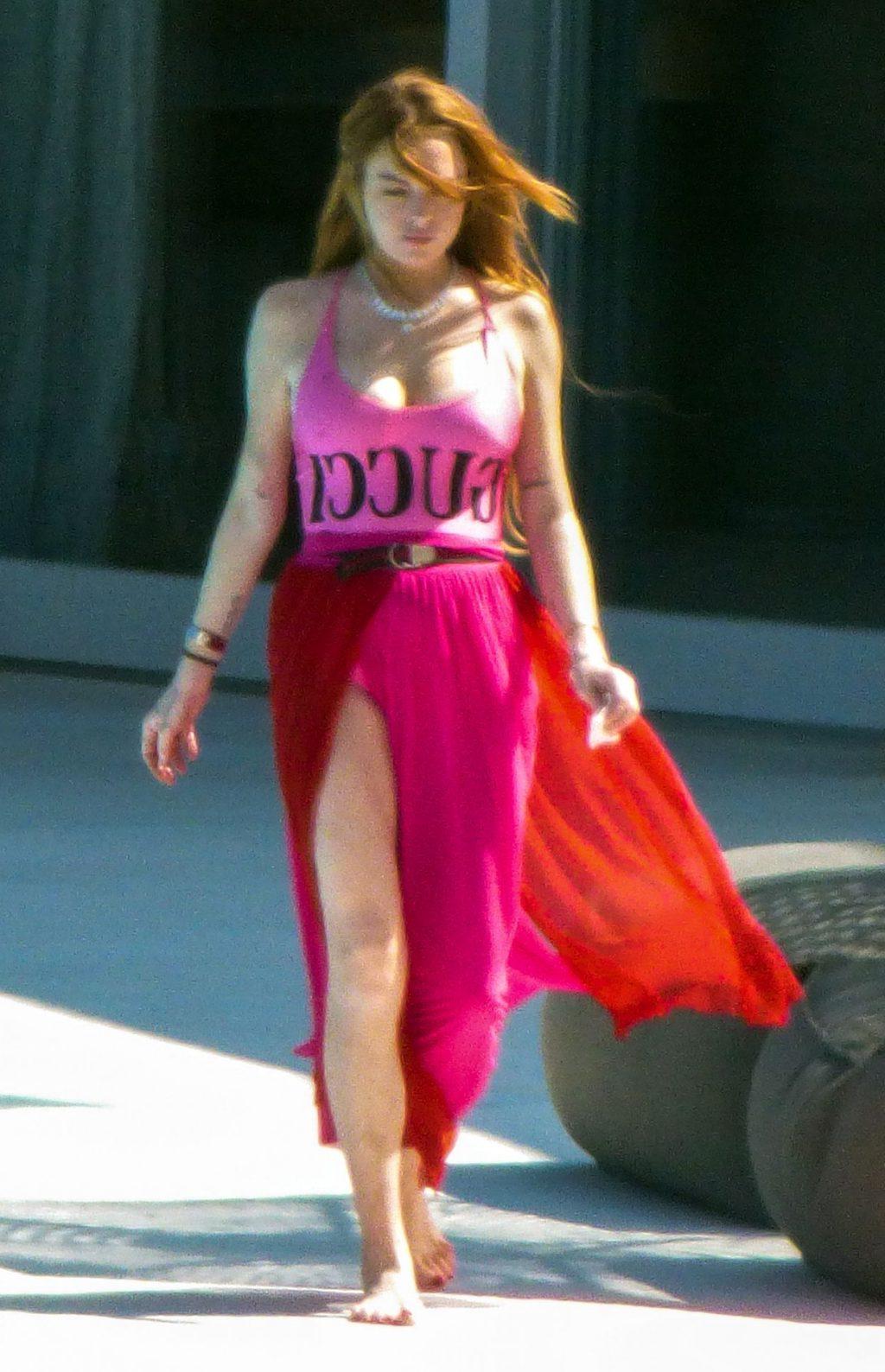 4P Lindsay Lohan Cleavage