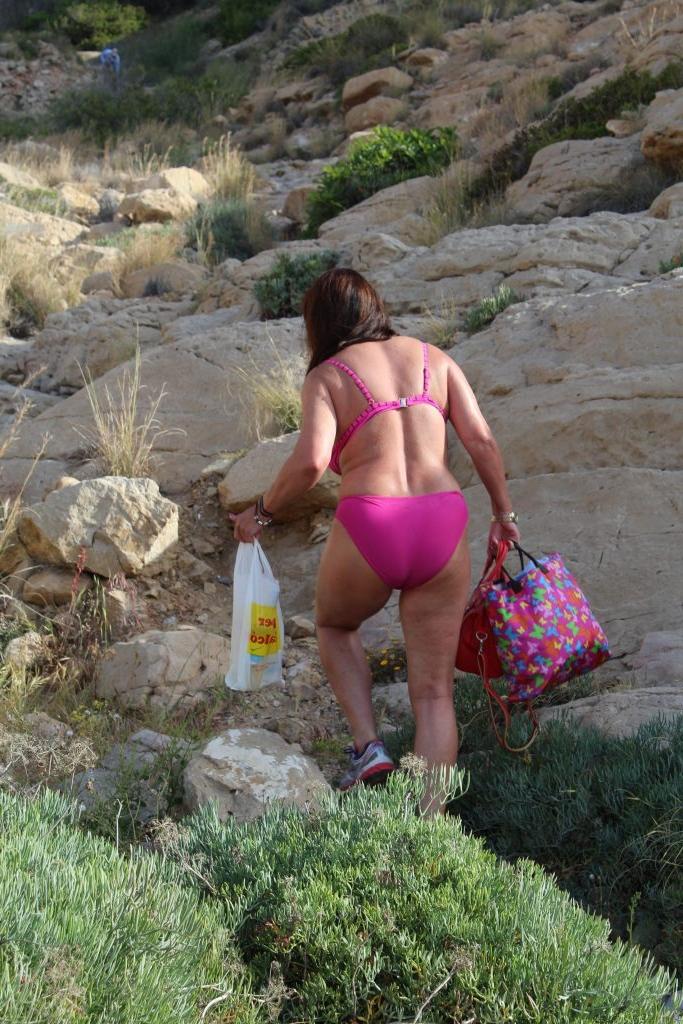 22P Lisa Appleton Boob Slip