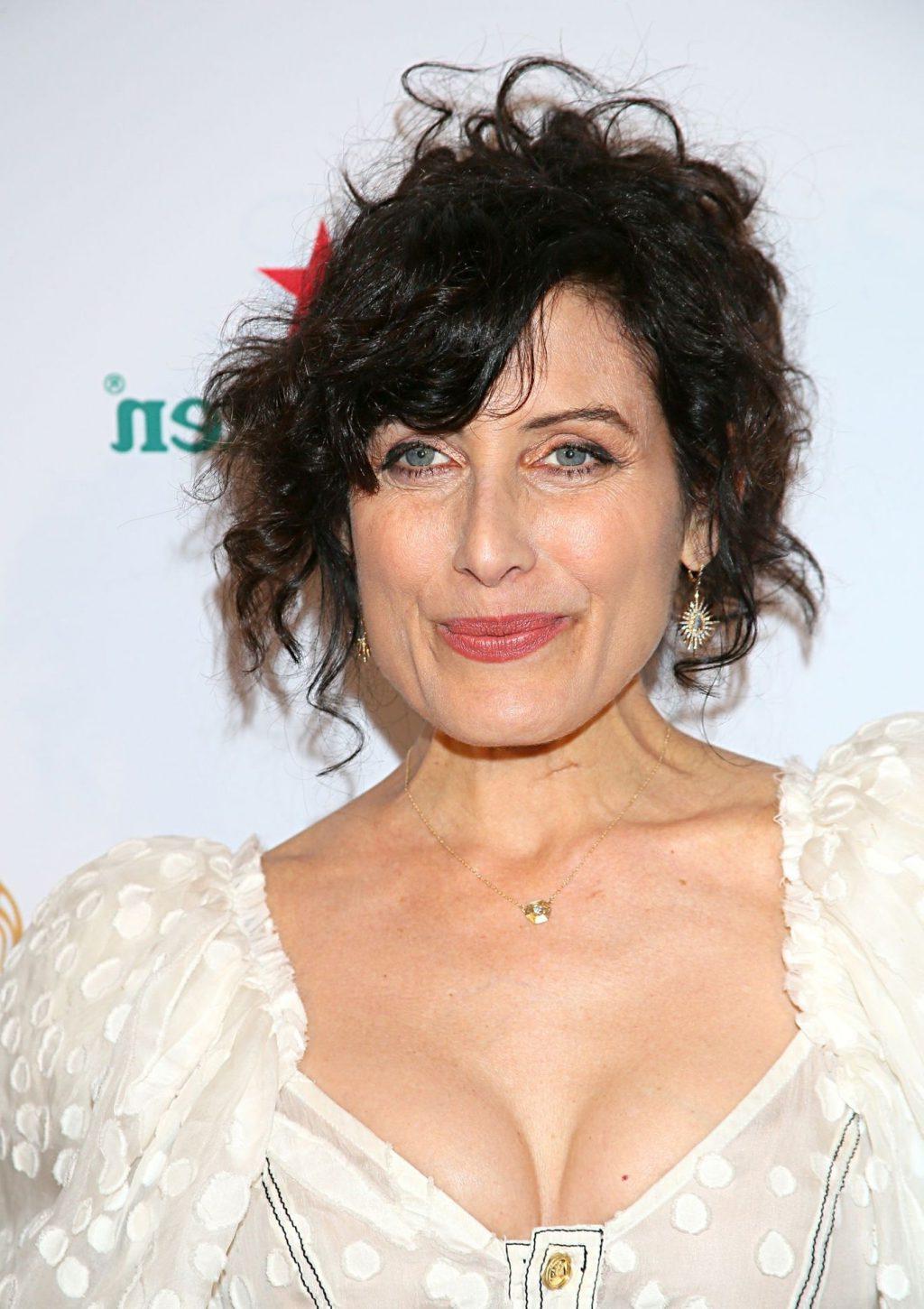 5P Lisa Edelstein Cleavage