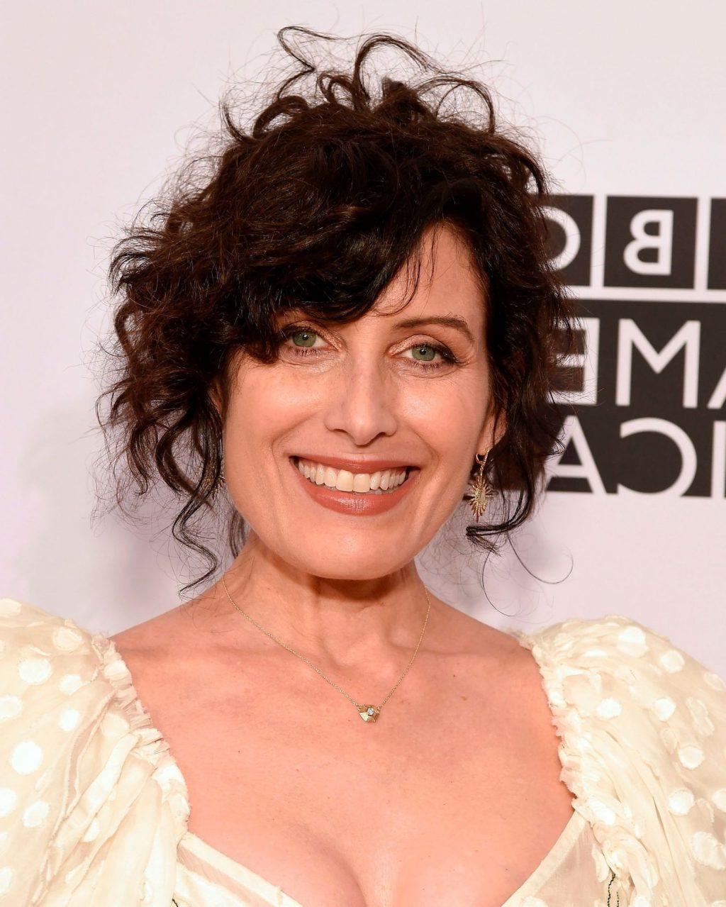 5P Lisa Edelstein Cleavage