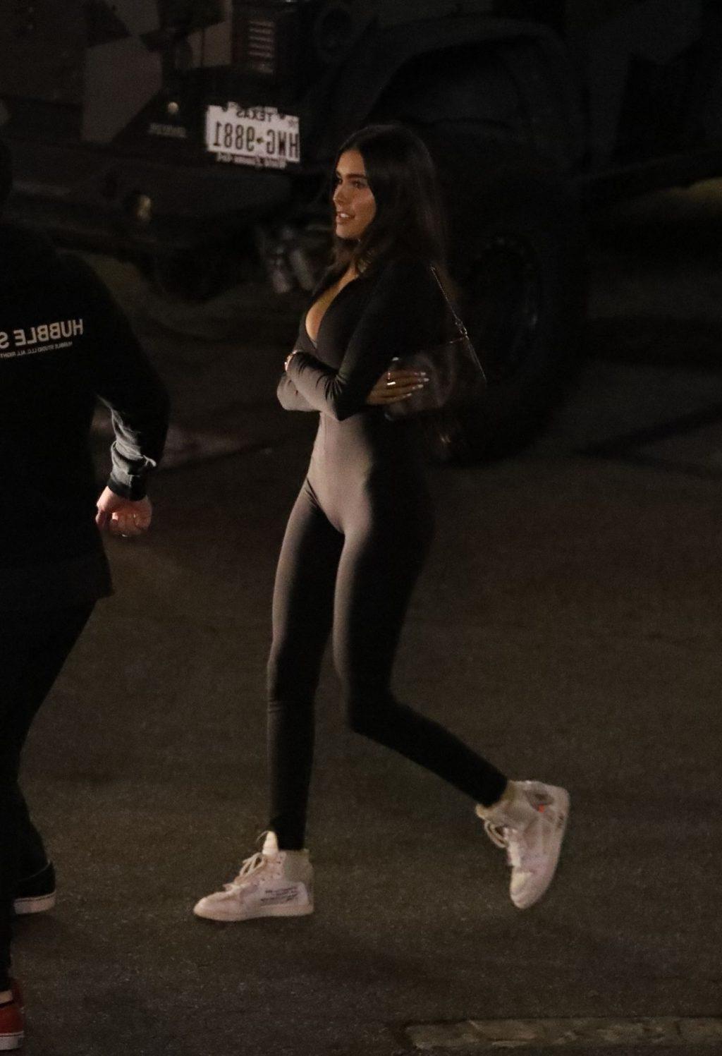 5P Madison Beer Cleavage