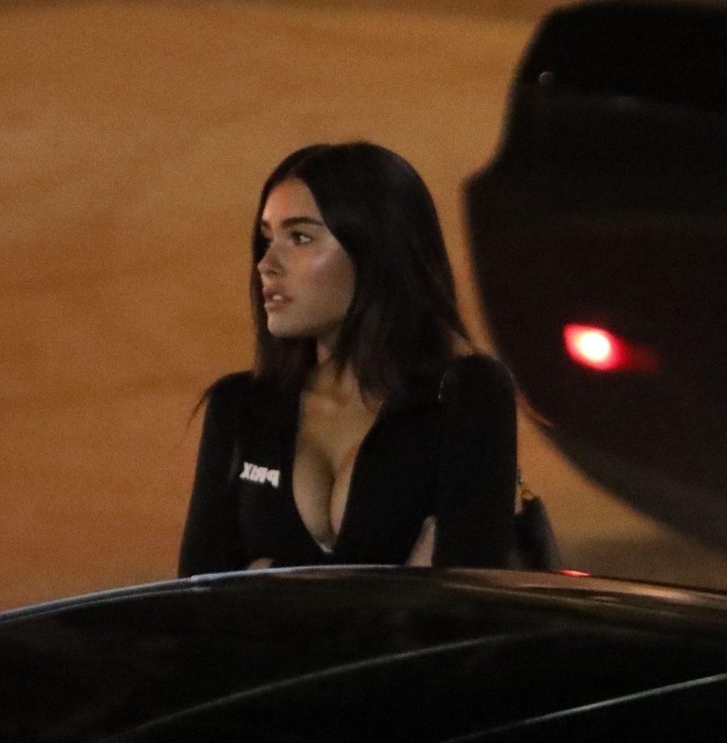 5P Madison Beer Cleavage