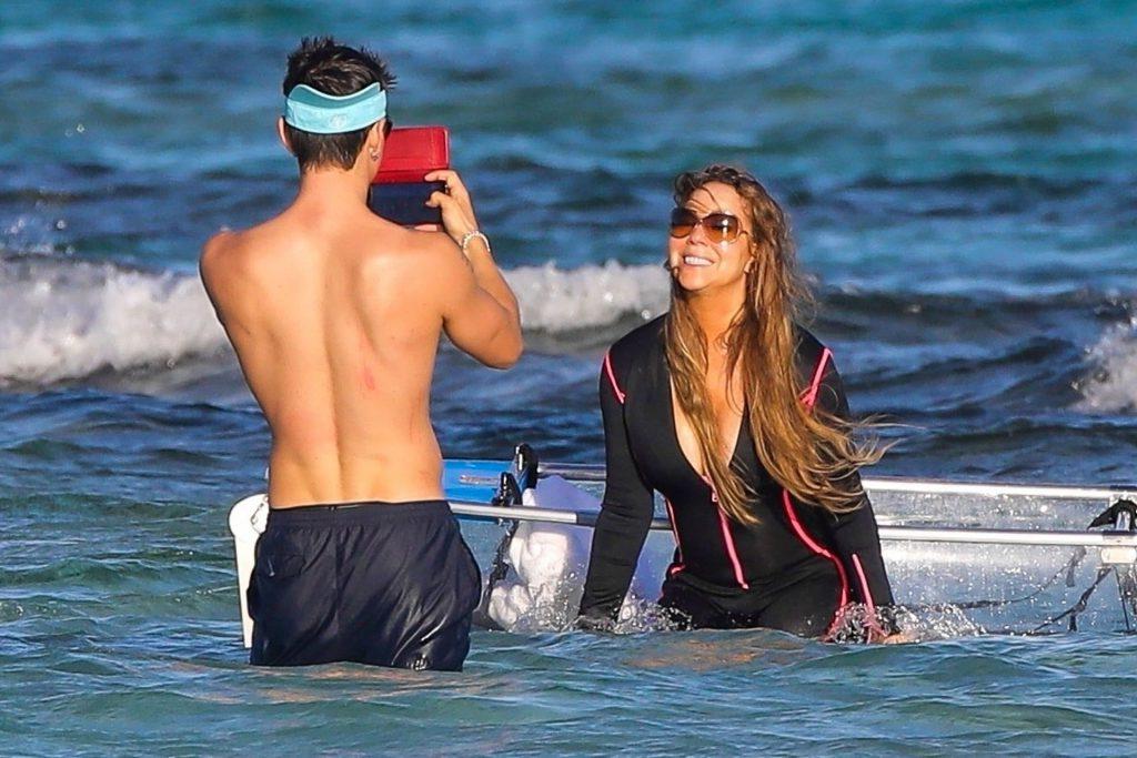 25P Mariah Carey Cleavage