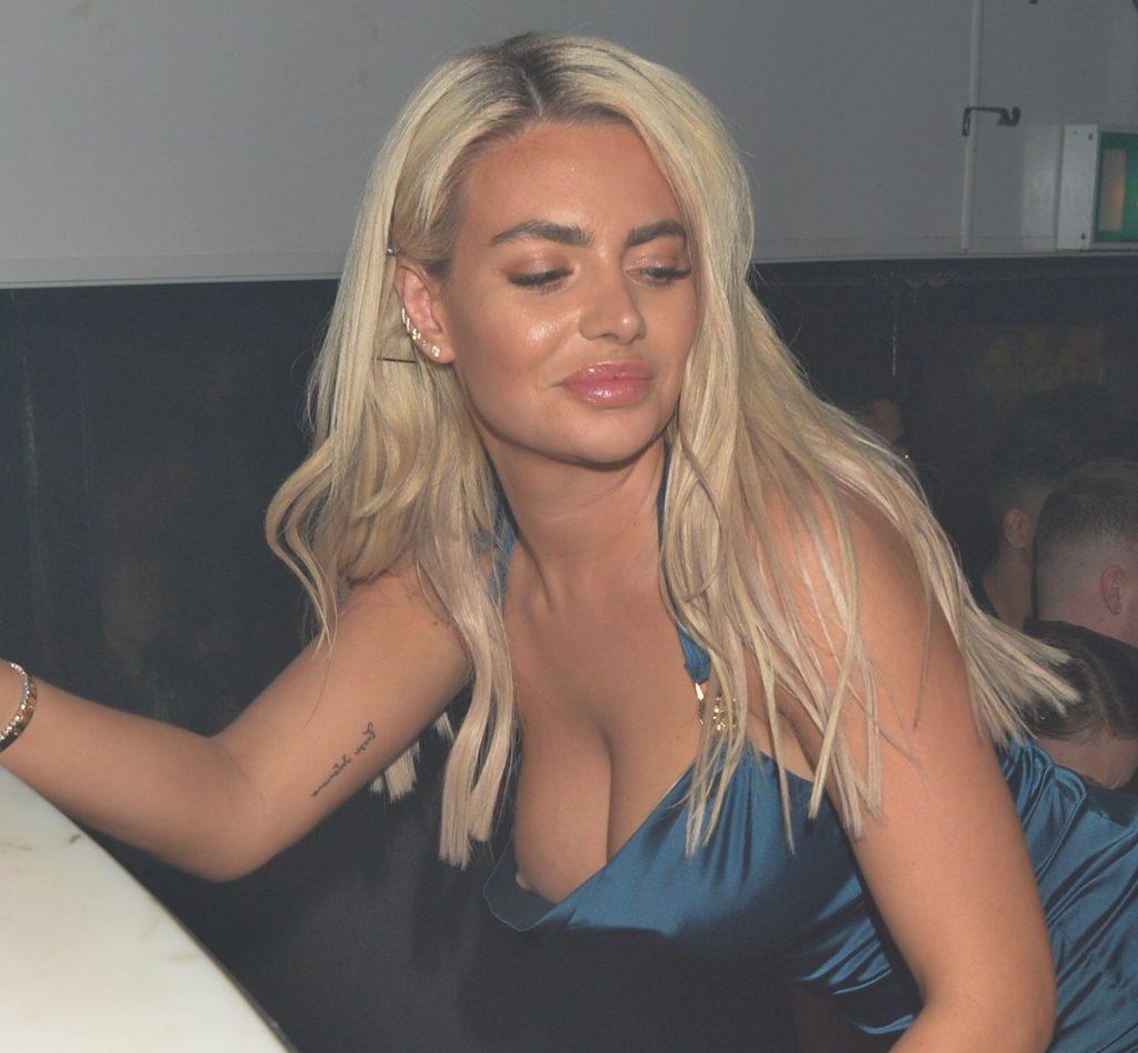 4P Megan Barton Hanson Nip Slip