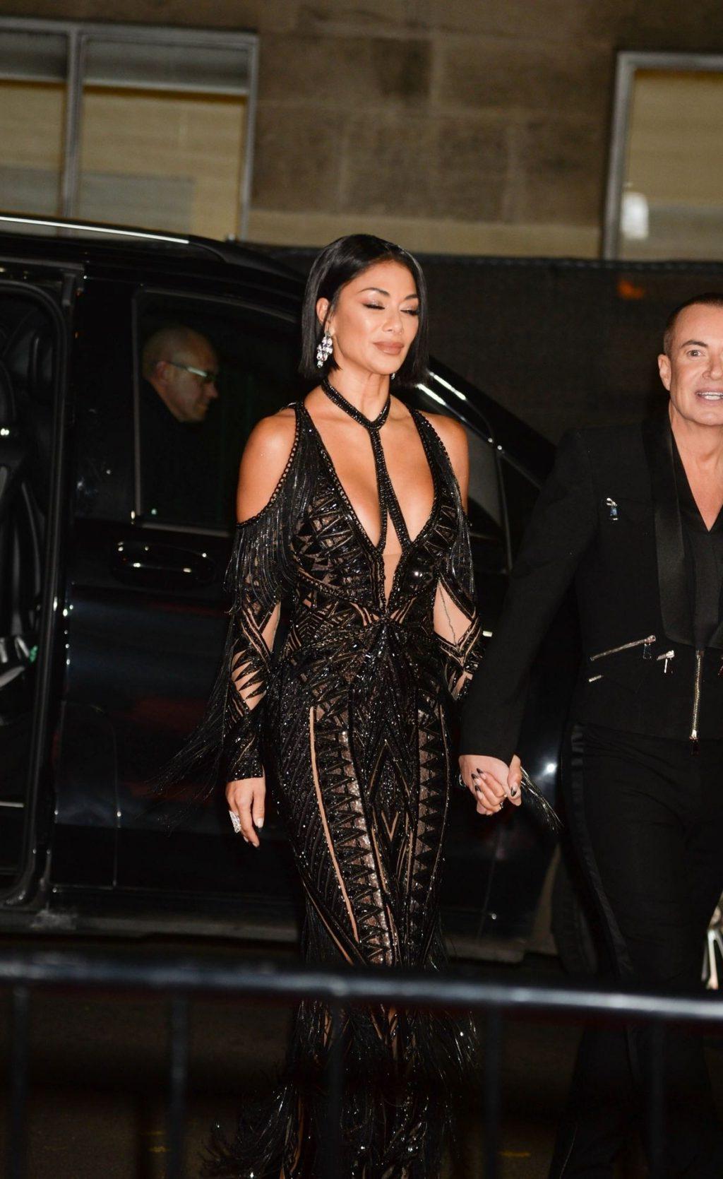 4P Nicole Scherzinger Cleavage