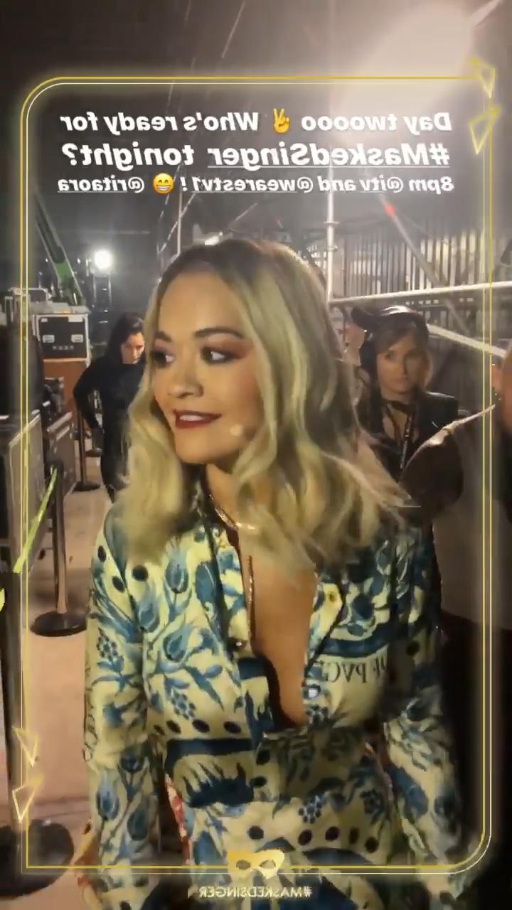 4P Rita Ora Cleavage
