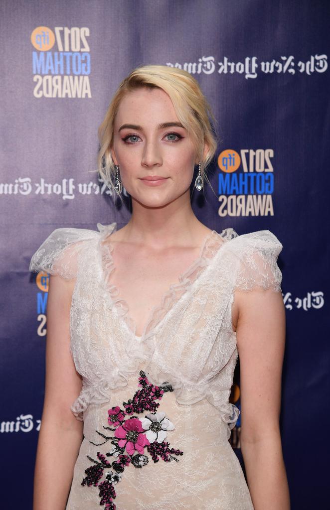 16P Saoirse Ronan Cleavage