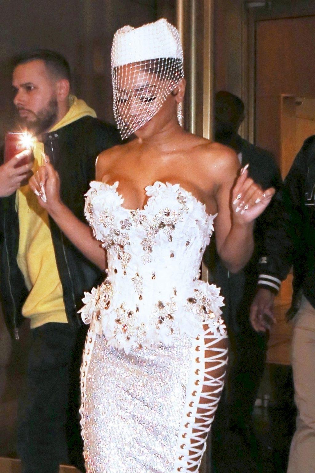 4P Saweetie Cleavage