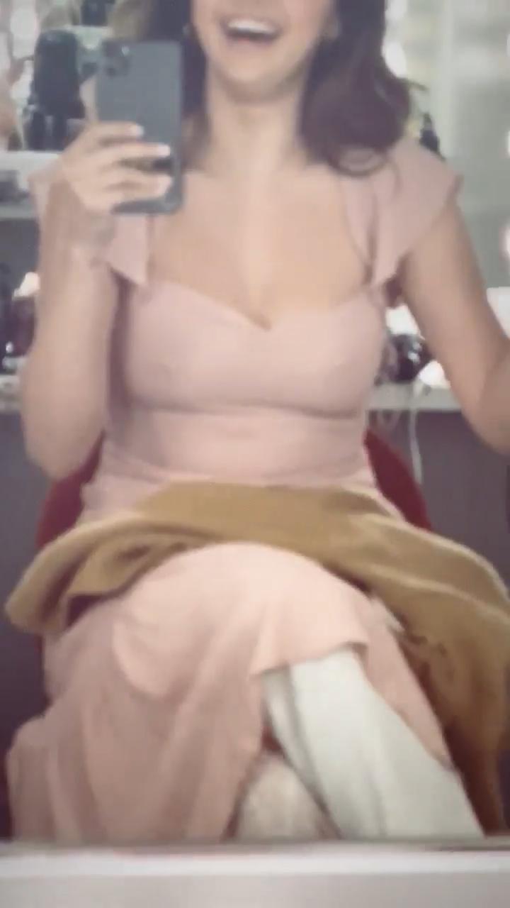 4P Selena Gomez Cleavage
