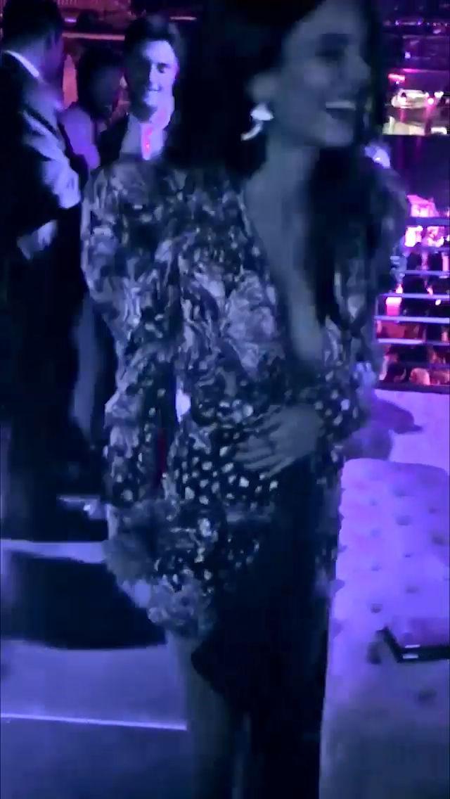 24P Victoria Justice Cleavage
