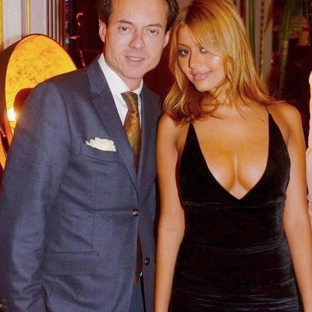 25P Zahia Dehar Cleavage