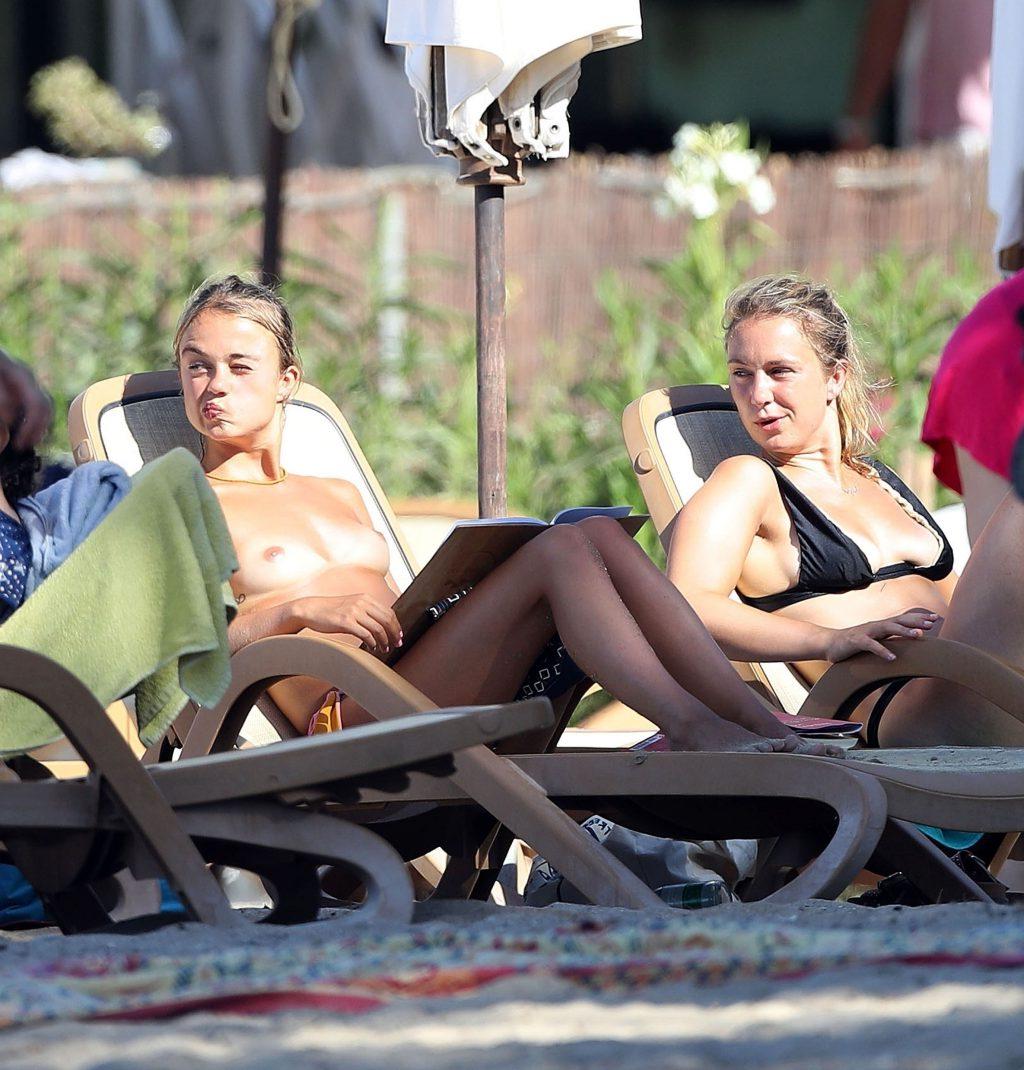 25P Lady Amelia Windsor Topless
