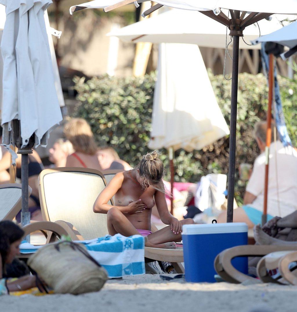 25P Lady Amelia Windsor Topless