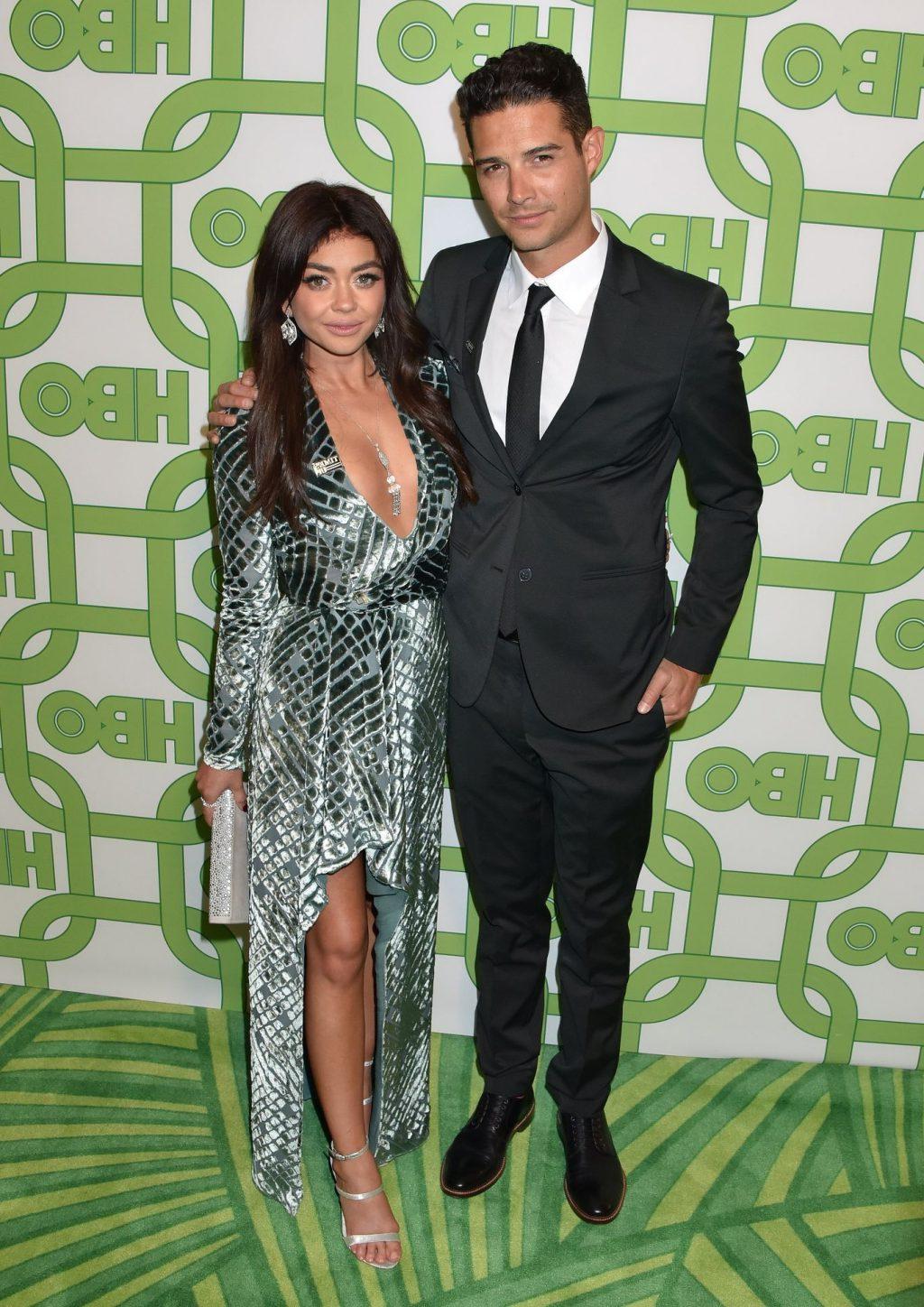 25P Sarah Hyland Cleavage