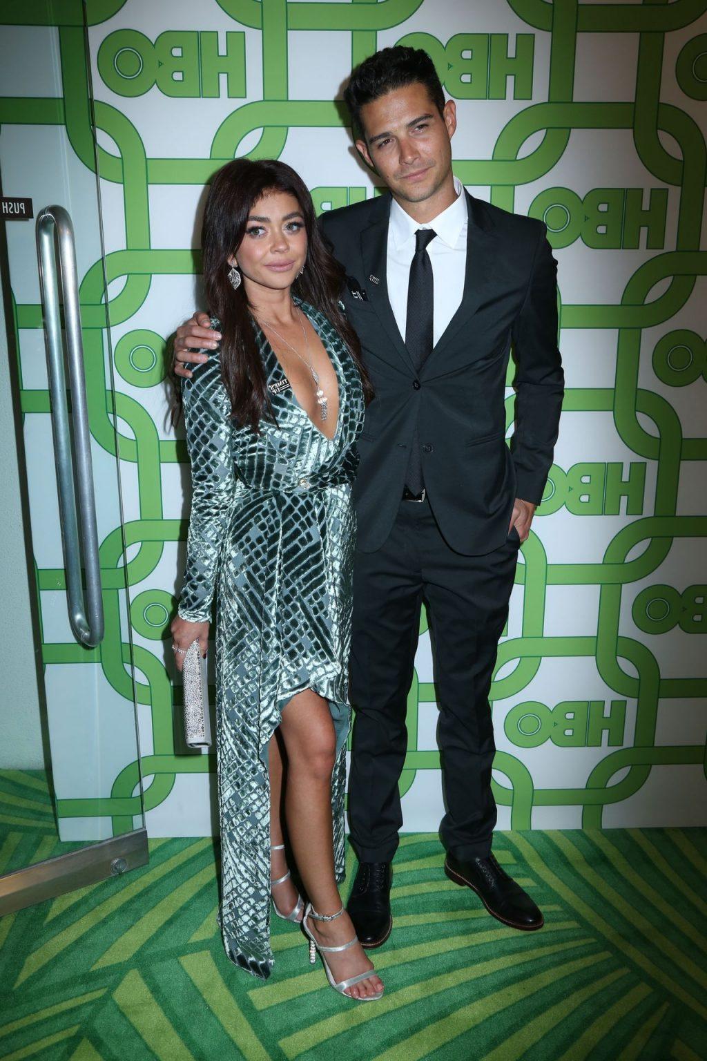 25P Sarah Hyland Cleavage