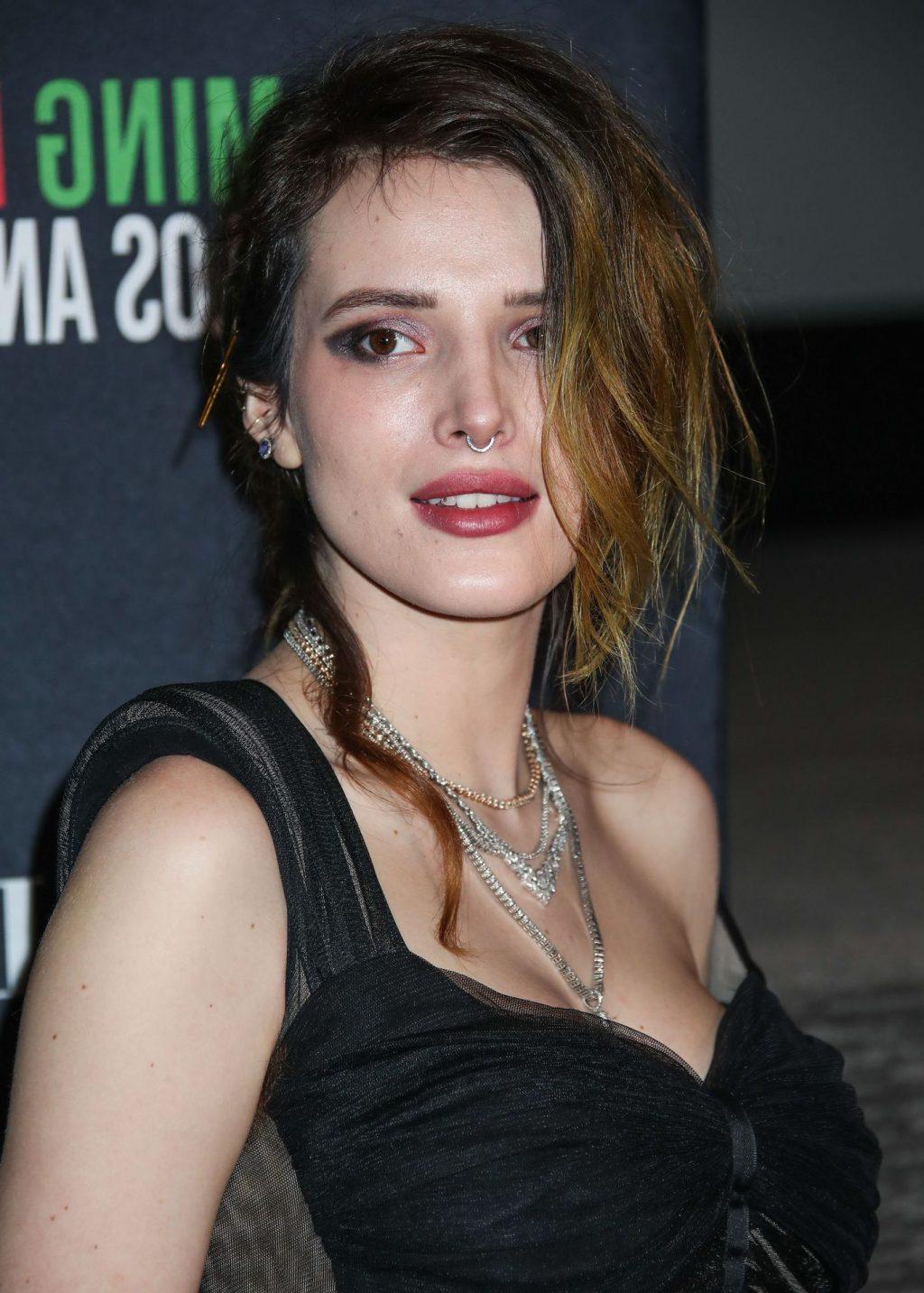 4P Bella Thorne Cleavage