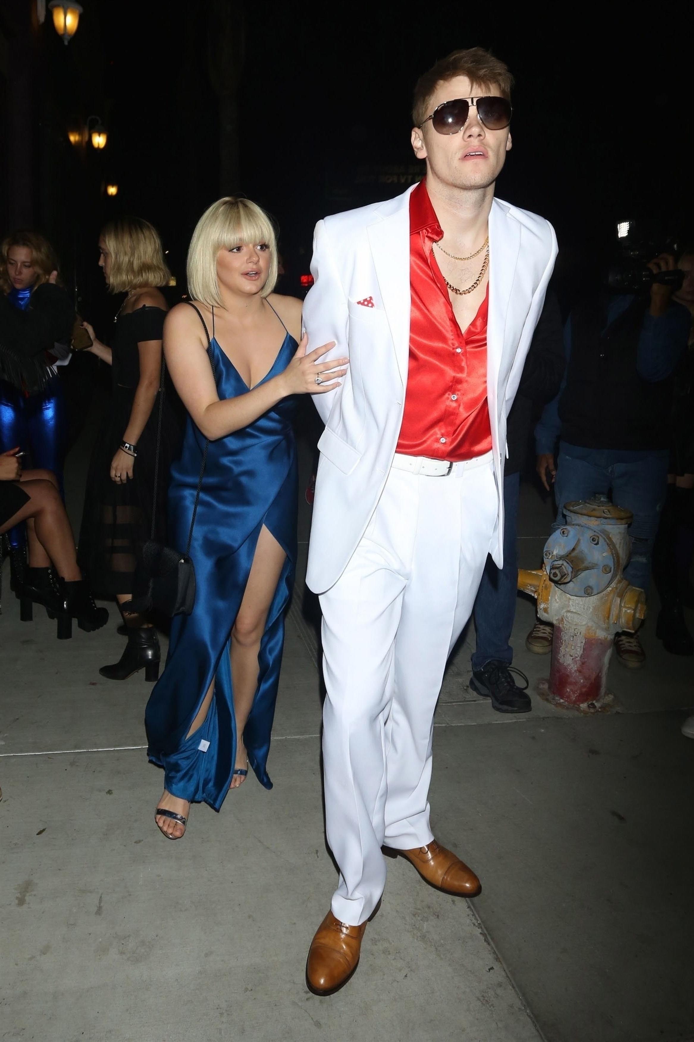 25P Ariel Winter Cleavage