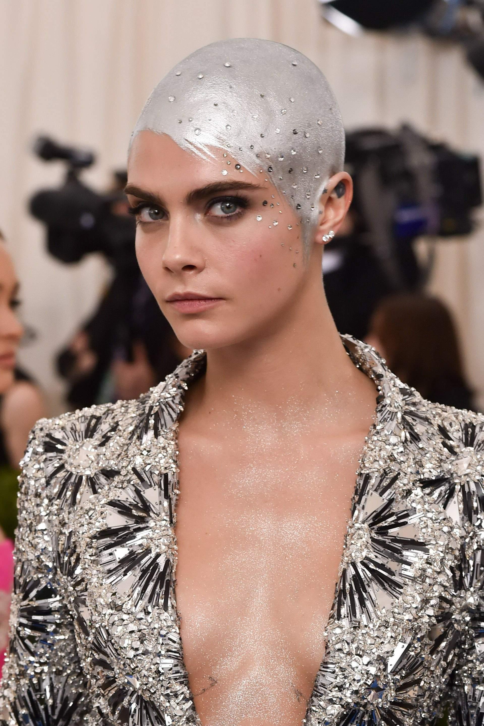 10P Cara Delevingne Cleavage Hot Photos