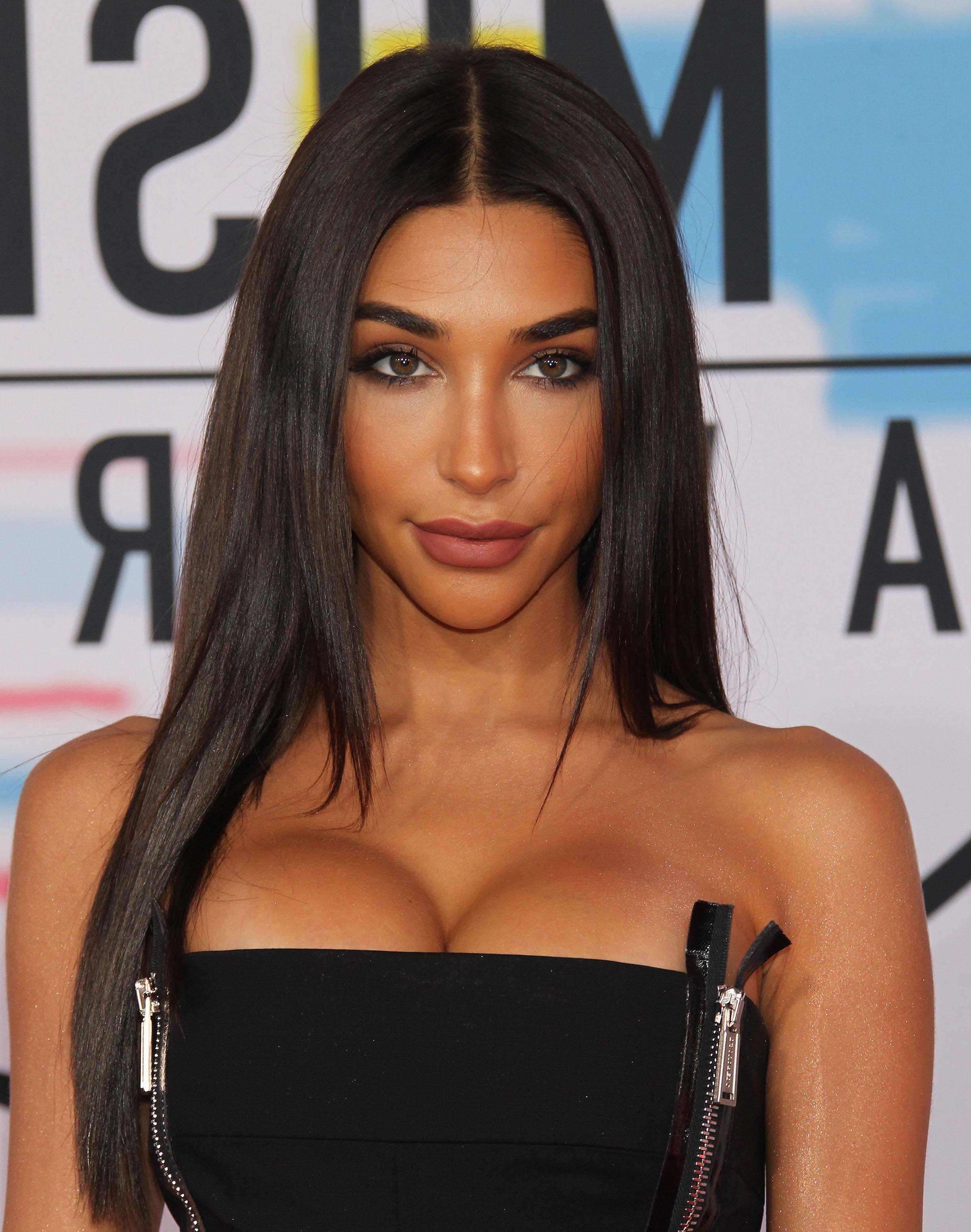 25P Chantel Jeffries Cleavage